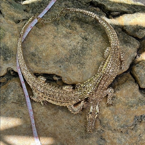 In a while gold Crocodile! - Picture 4 of 4